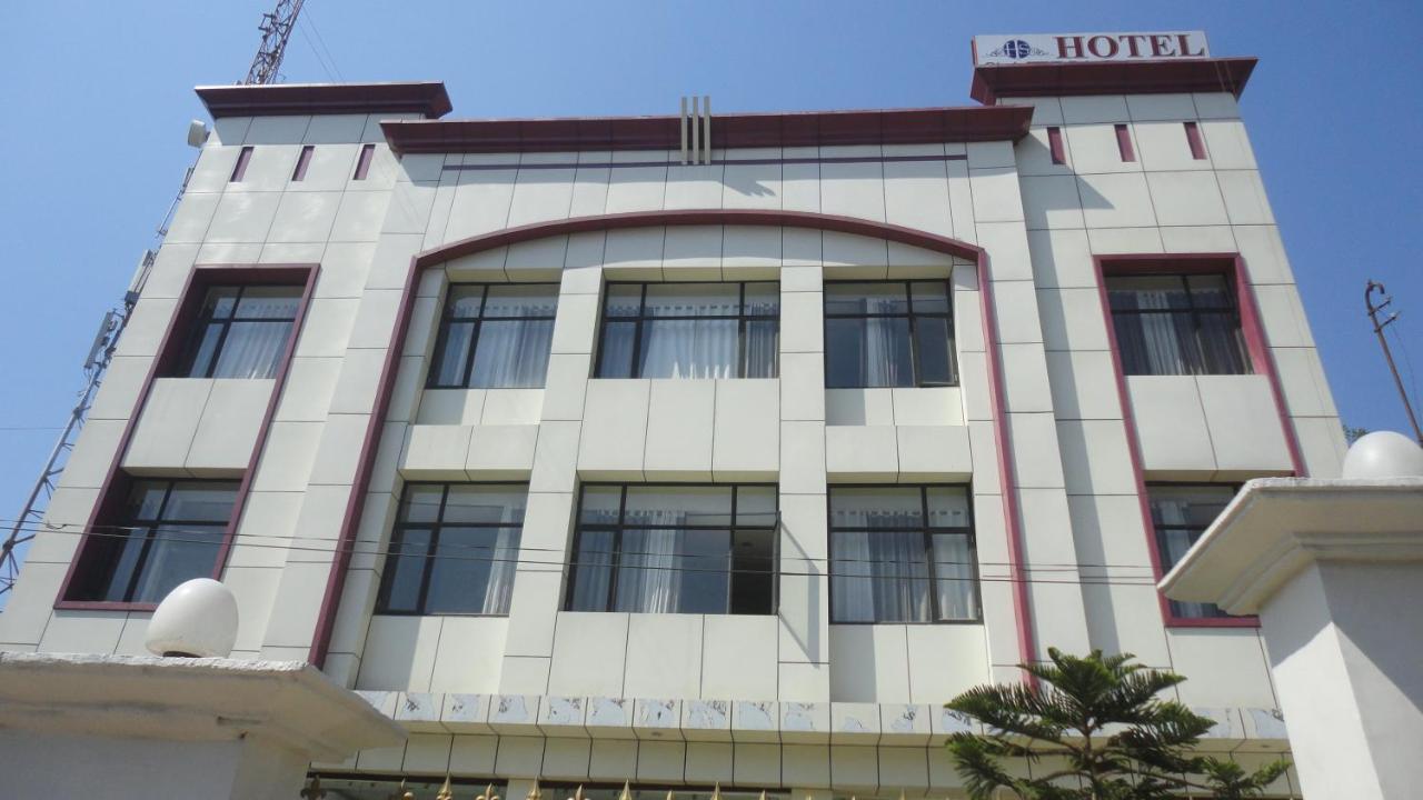 Hotel Satyartha Kāthgodām Esterno foto
